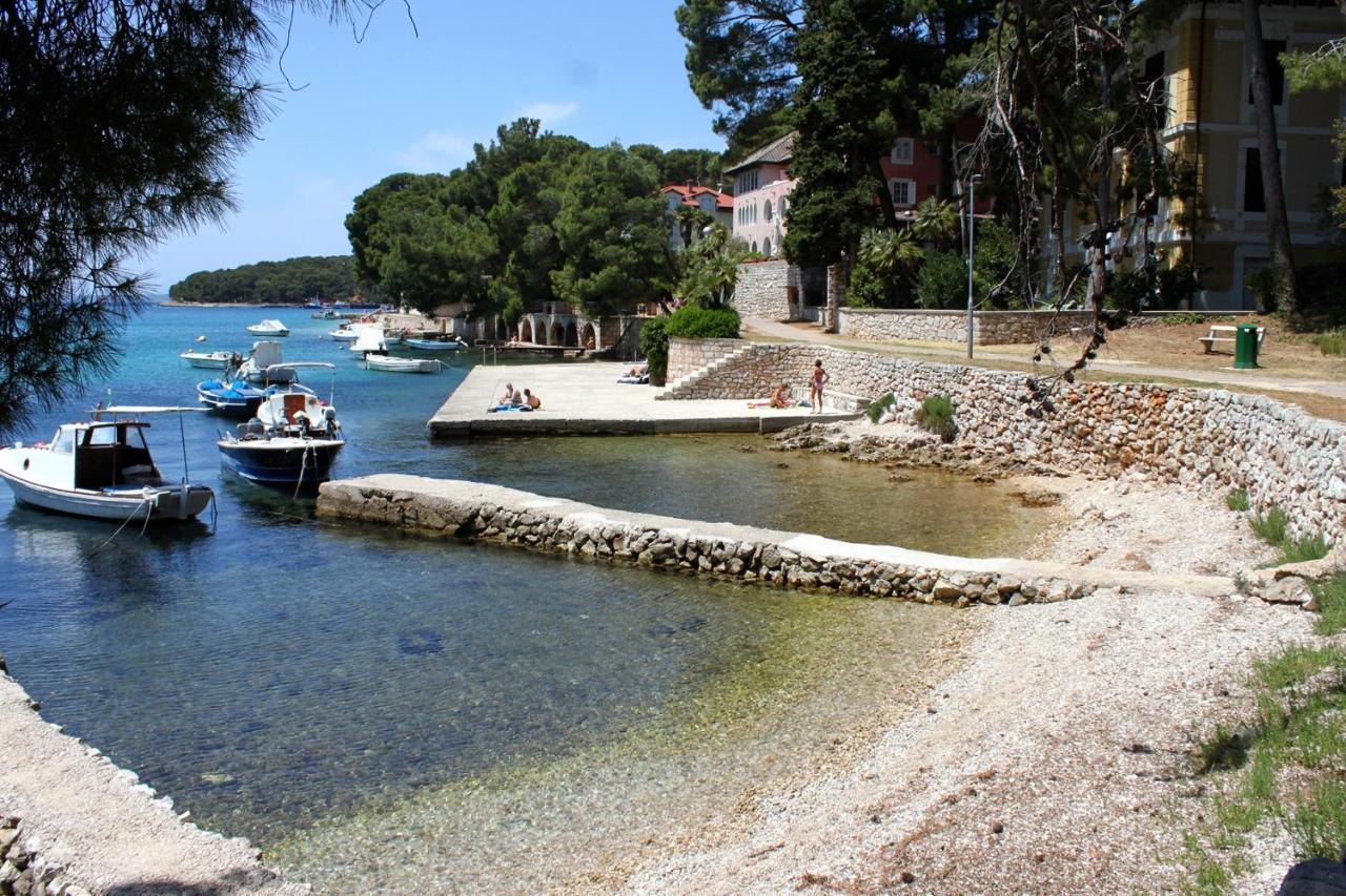 Apartments With A Parking Space Mali Lošinj Extérieur photo